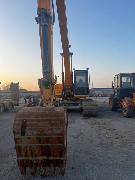 Эксковатор JCB 16 метр стрела