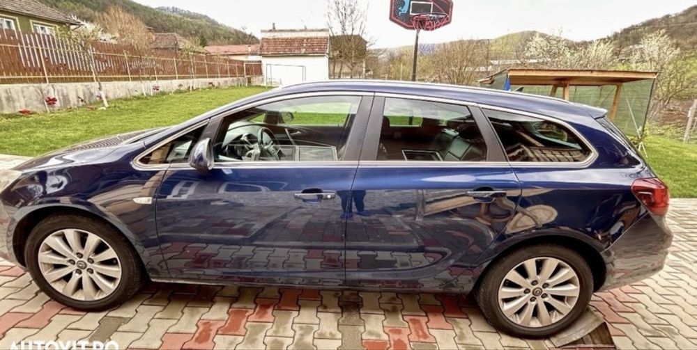 Opel Astra J Sports Tourer