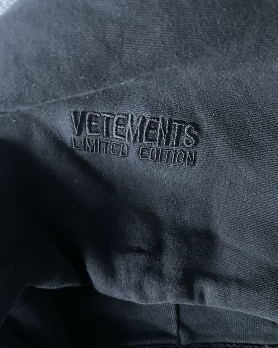 VETEMENTS черен суичър
