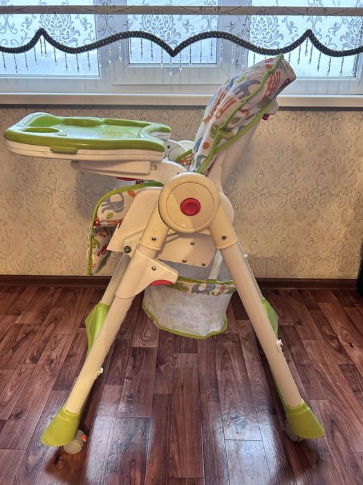 Стульчик для кормление детская