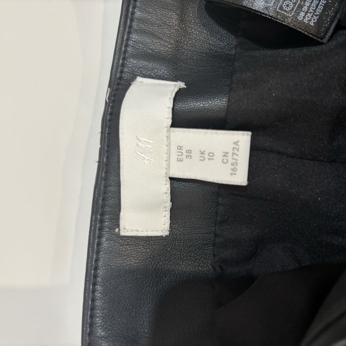 Къса кожена пола