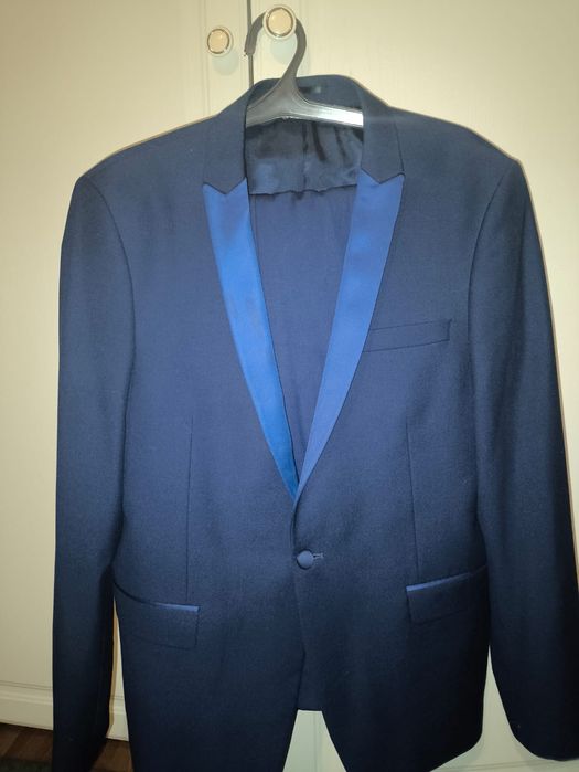 Костюмы на продажу