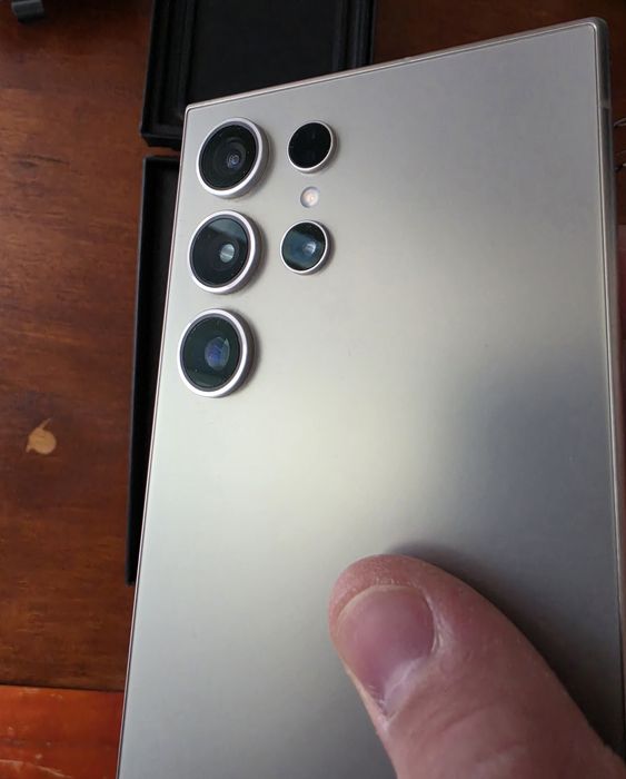 Телефон Samsung Galaxy S24 Ultra Titanium Gray 12/256Gb  1г. Гаранция