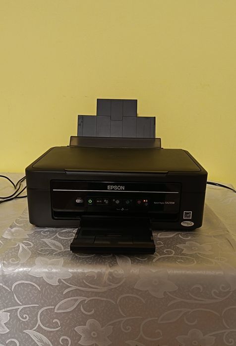 Imprimanta Multifuncționala Wireless Epson, necesită cartușe