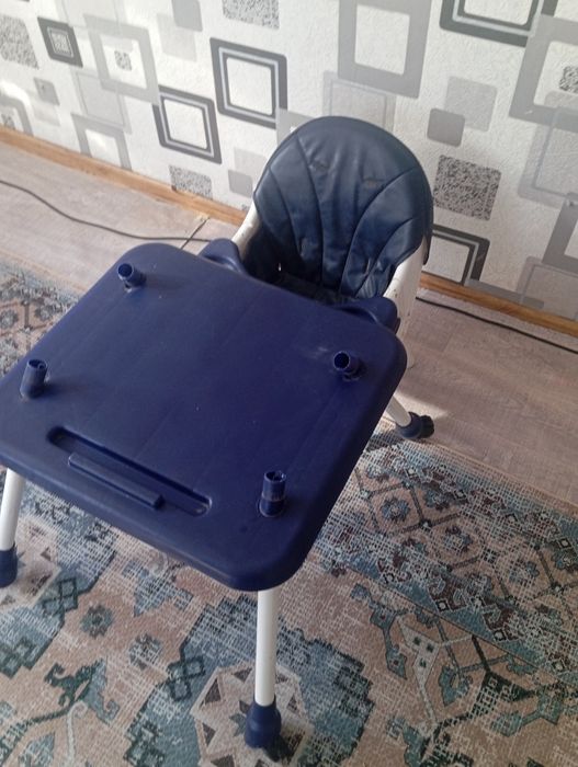 Продам столик для кормления