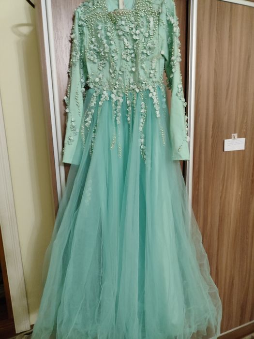 Платья для девочек и девушек