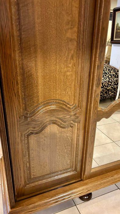 Гардероб от масивно дърво с плъзгащи врати Холандия