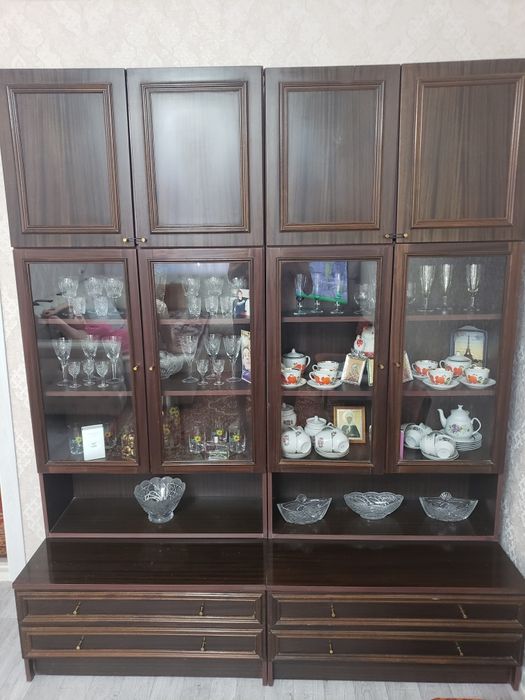 Продается стенка 4 в 1