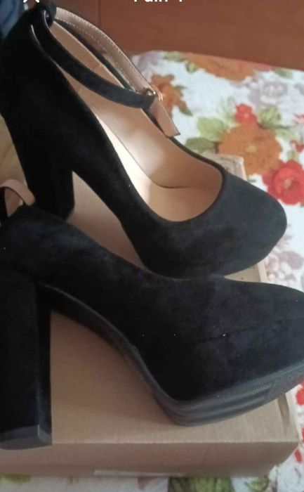 Pantofi eleganți cu platforma