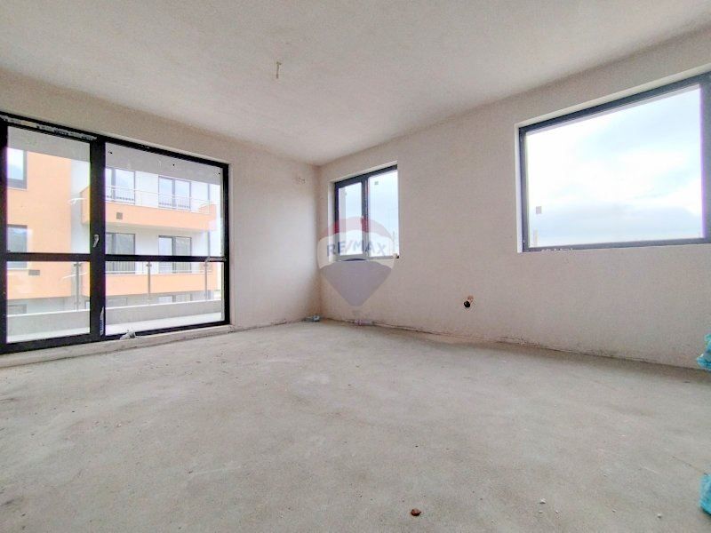 Продава се Двустаен апартамент в Варна, Виница - 82 кв.м за 1330 €/кв.м - Снимка #4