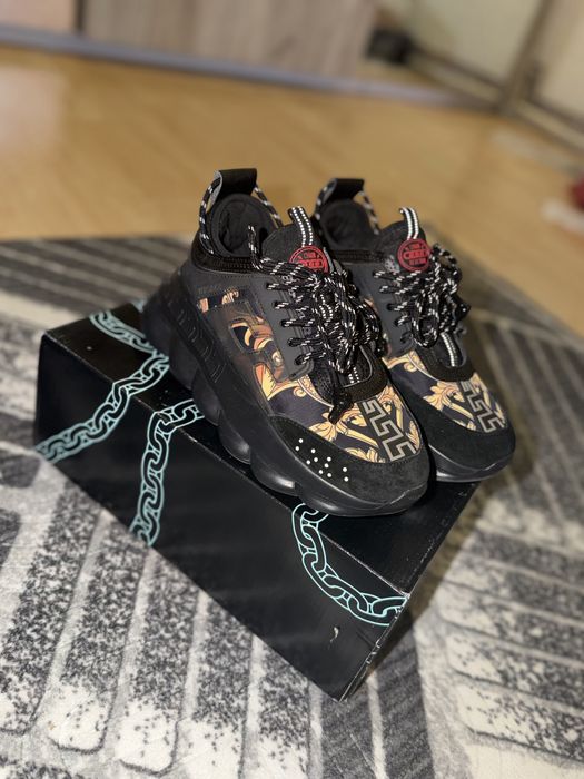 Adidasi chain reaction