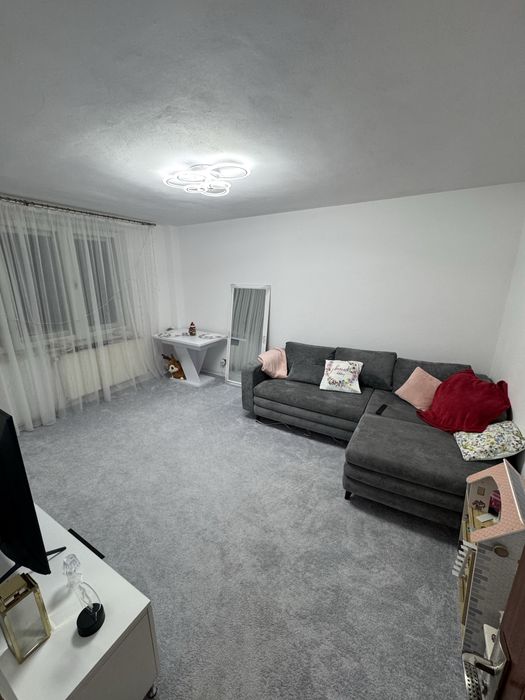 Vând apartament zonă centrală ,3 camere, decomandat, 0728237688