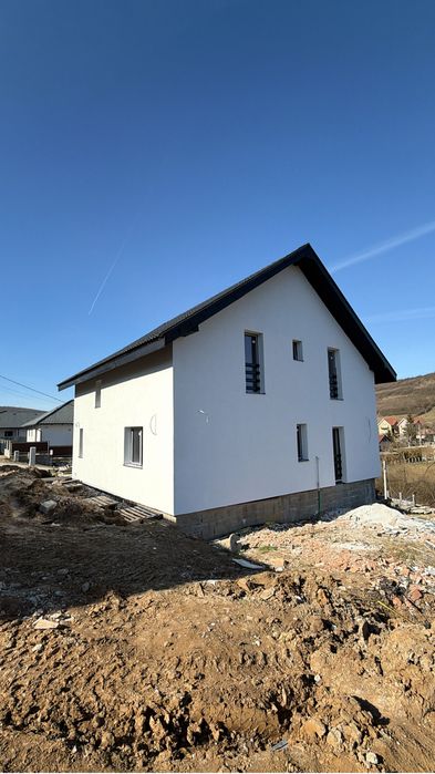 Casa de vanzare ~ cartierul Rasaritului -semifinisata !!!