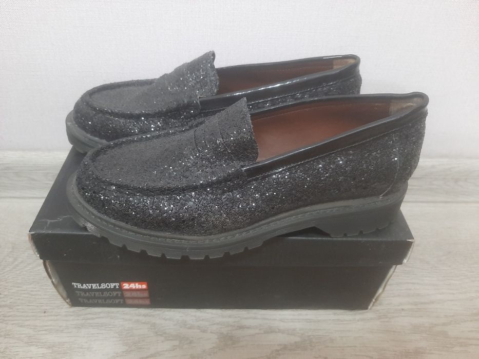 Продам туфли осенние.