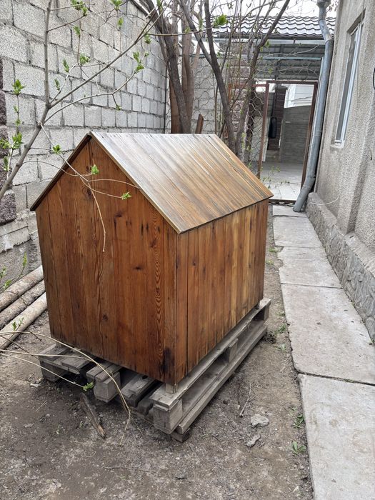 Будка для собак из дерево