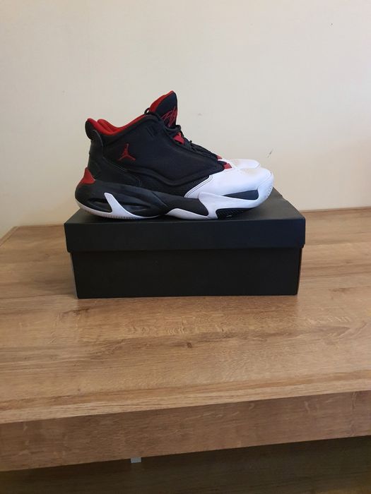 Кецове Jordan max aura 4