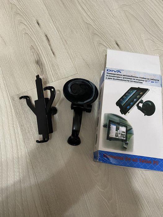 Стойка за таблет за автомобил