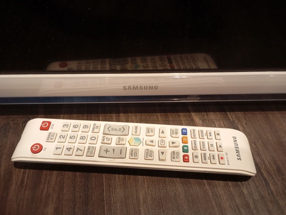 Телевизор Samsung 32"