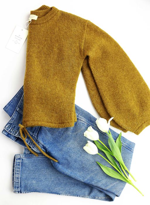 Чисто нов изкюлчително красив и невероятно мек пуловер на френската марка Sézane.