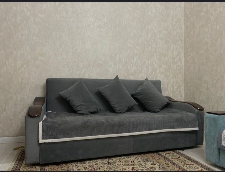 2  КОМНАТНАЯ  посуточно