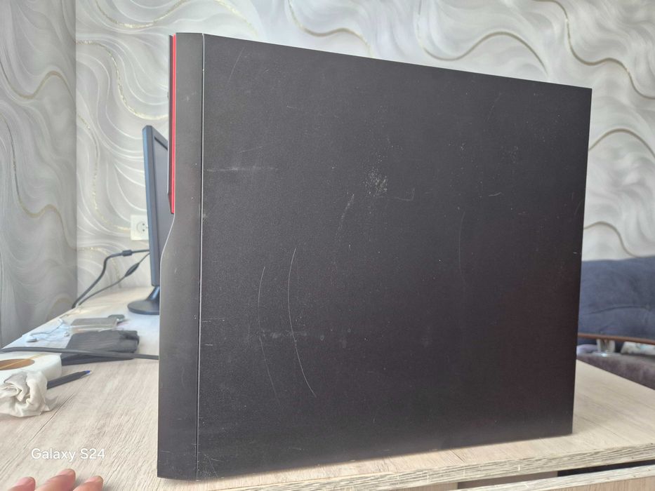 Прдаётся компьютер Fujitsu Esprimo