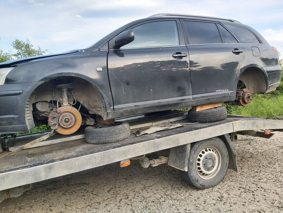 Тойота Авенсис комби 2.0 116 к.с 2003 година