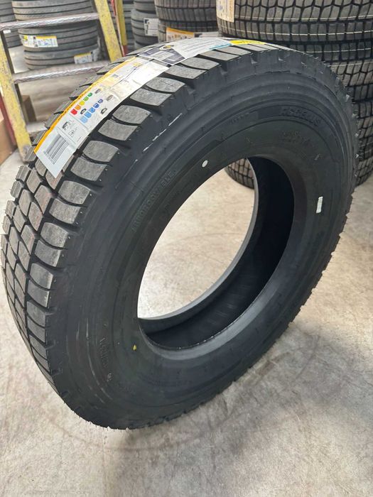 215/75R17.5 DR25 Accelus