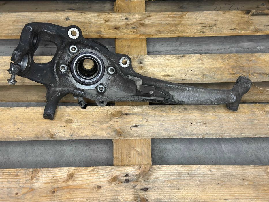 Преден ляв шенкел AUDI A6 A7 4G0407241C