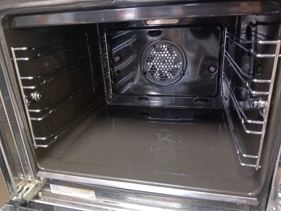 Иноксова печка за вграждане Миеле Miele  PIROLISE с 2 години гаранция!