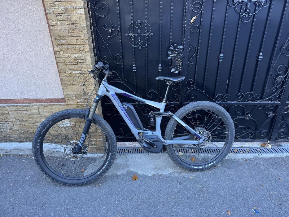 bicicleta electrica cube full fox
