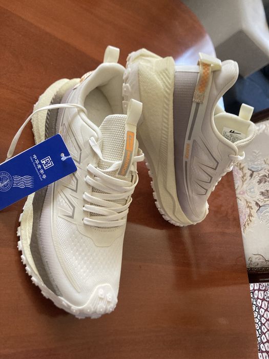 Мужские кроссовки новые