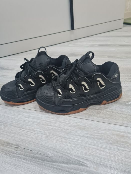 Продам кроссовки