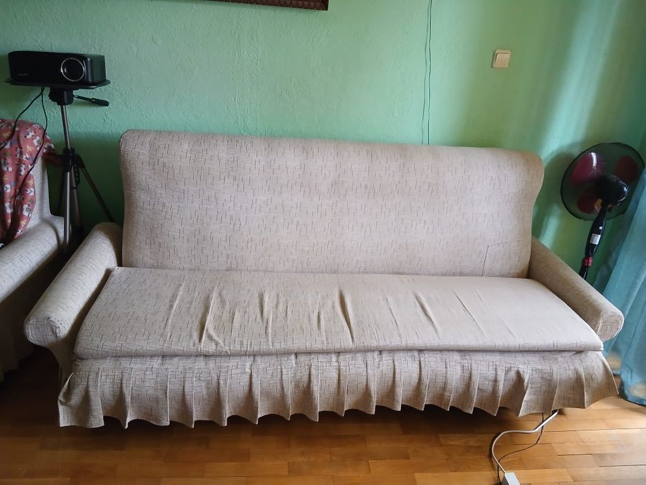 Разтегателен диван
