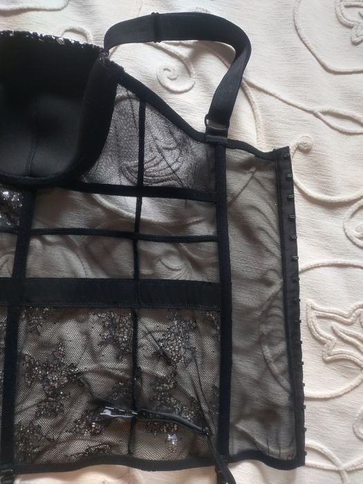 Бюстье от бренд Victoria secret.