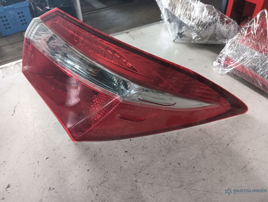 Lampa Spate / Stop Dreapta Spate Toyota Corolla 1.3 I 2015 Oem 8155002