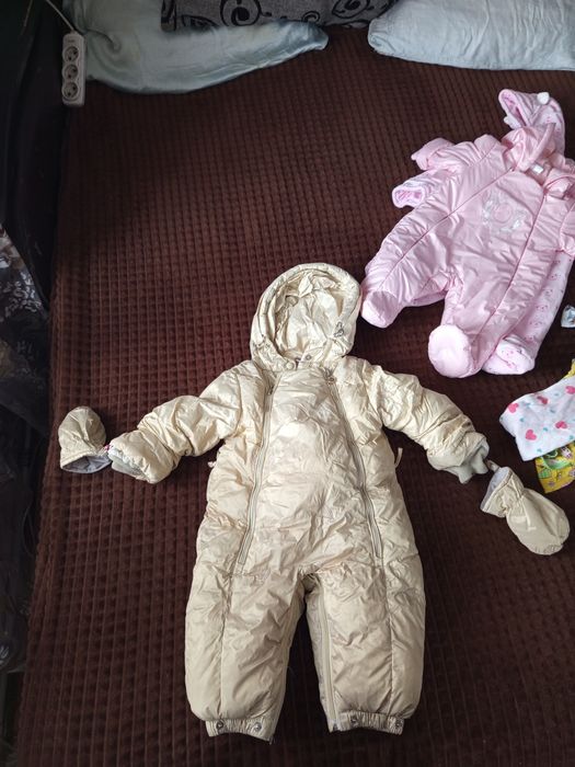 Продам комбинезоны детские