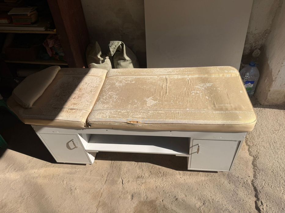 Продам кушетку! 15 тыс окончательно, норм состояние