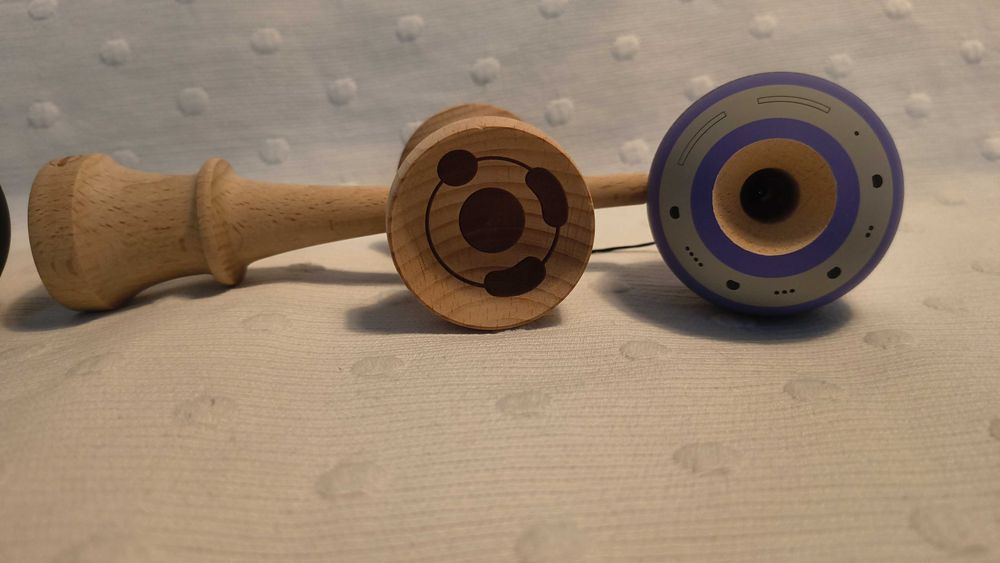 Vând kendama sweets