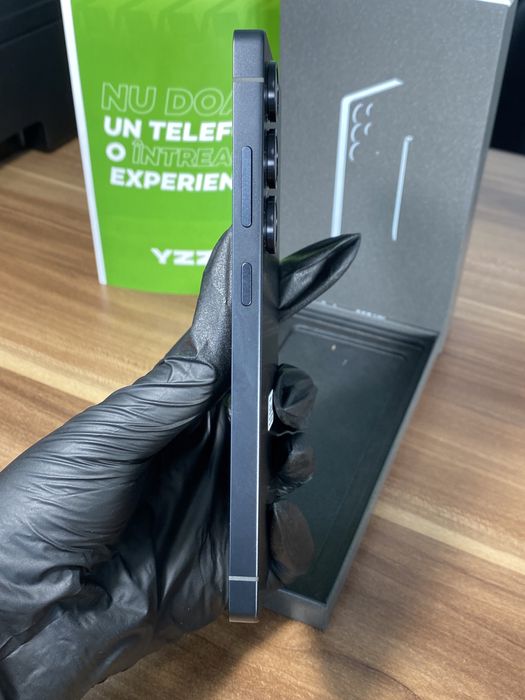 Samsung Galaxy s25 ultra • 256 GB • Titanium Jetblack