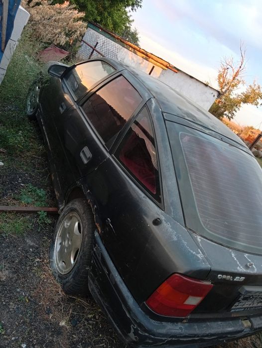 Продам машину OPEL VECTRA