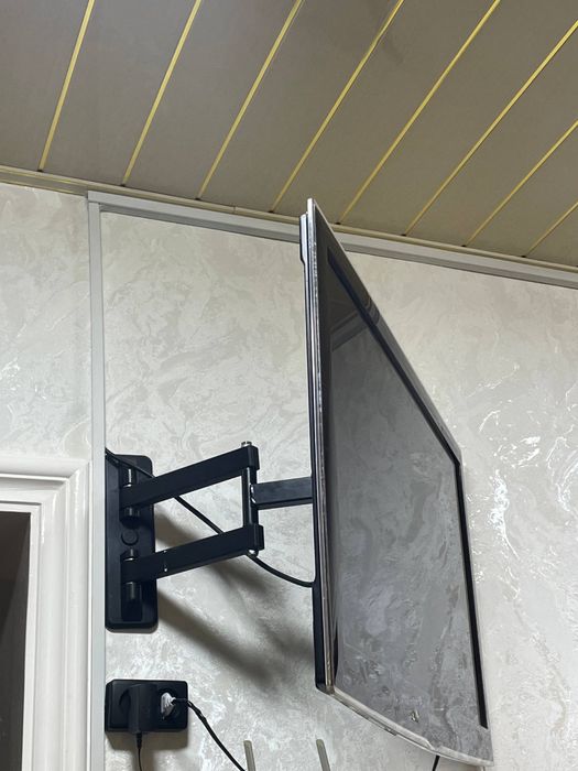 Установка телевизор  стиральный машина  холодильник топли пол Люстра