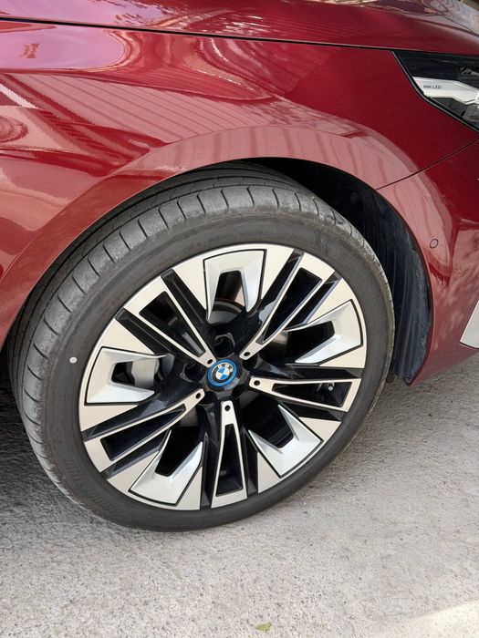 Bmw i5 2024.