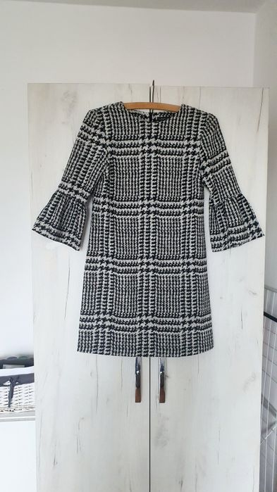 Rochie Zara Woman alb negru superba tip tweed pepit pied de poule midi XS, S elegantă office noua