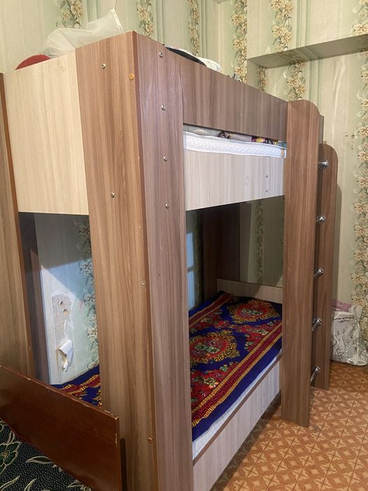 Двухэтажная кровать