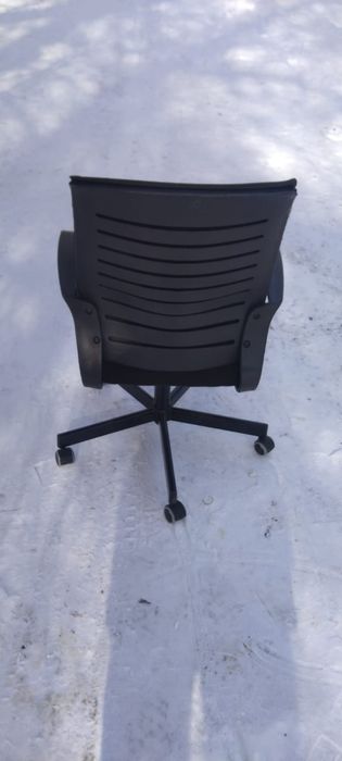 Продам стул офисный.