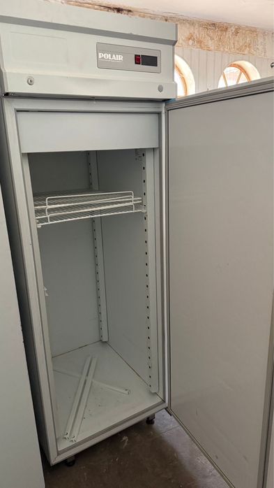 Продам холодильный шкаф Polair