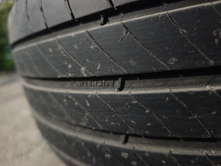 MICHELIN R17 225/45