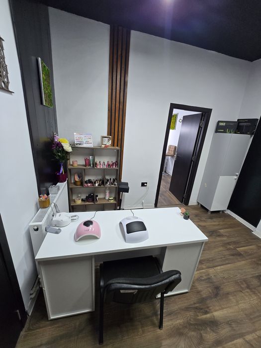 Salon înfrumusețare de vânzare – 80 mp – vad stradal – complet utilat