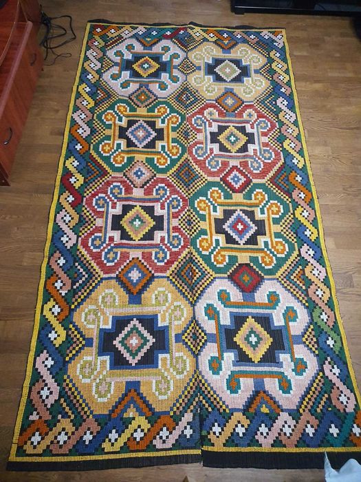 Covor românesc din lână cusut manual–(2.83m x 1.63m) sau set 4 covoare