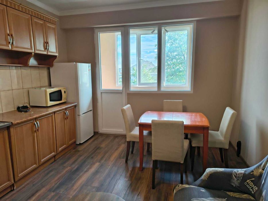 Продава се Тристаен апартамент в Пловдив, Христо Смирненски - 60 кв.м за 1139 €/кв.м - Снимка #2